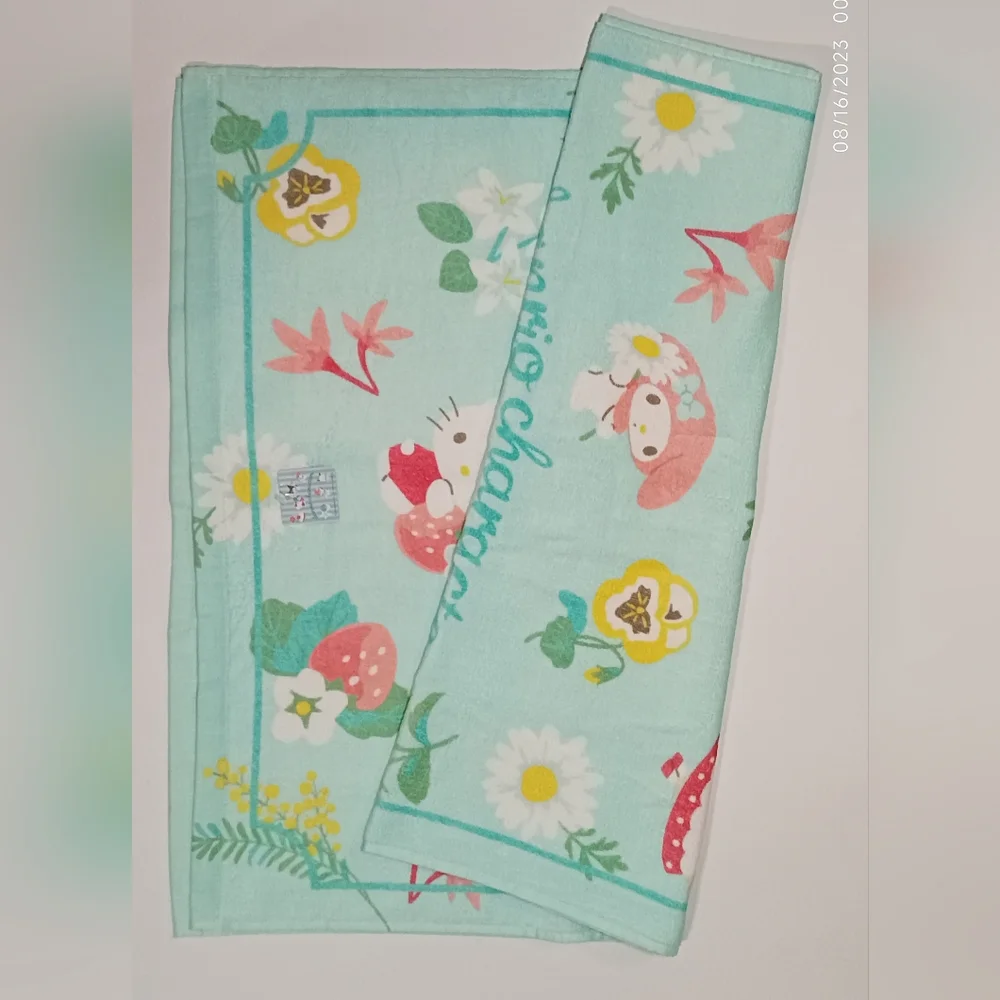 Floral sanrio characters bath towel